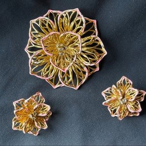 Vintage clip flower earrings and brooch set